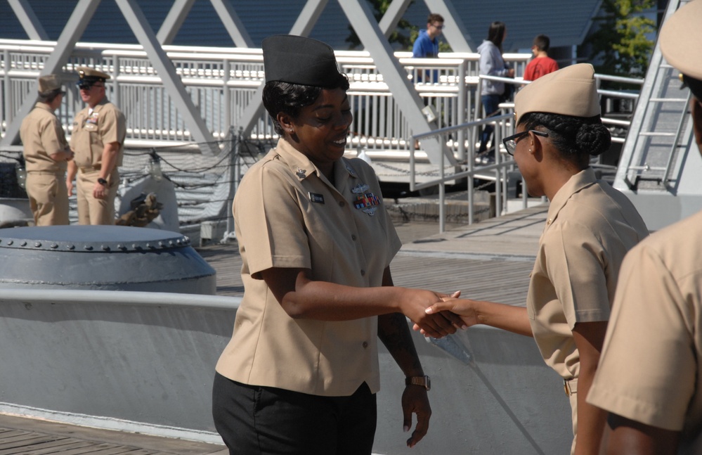 Naval Museum hosts a reenlistment ceremony