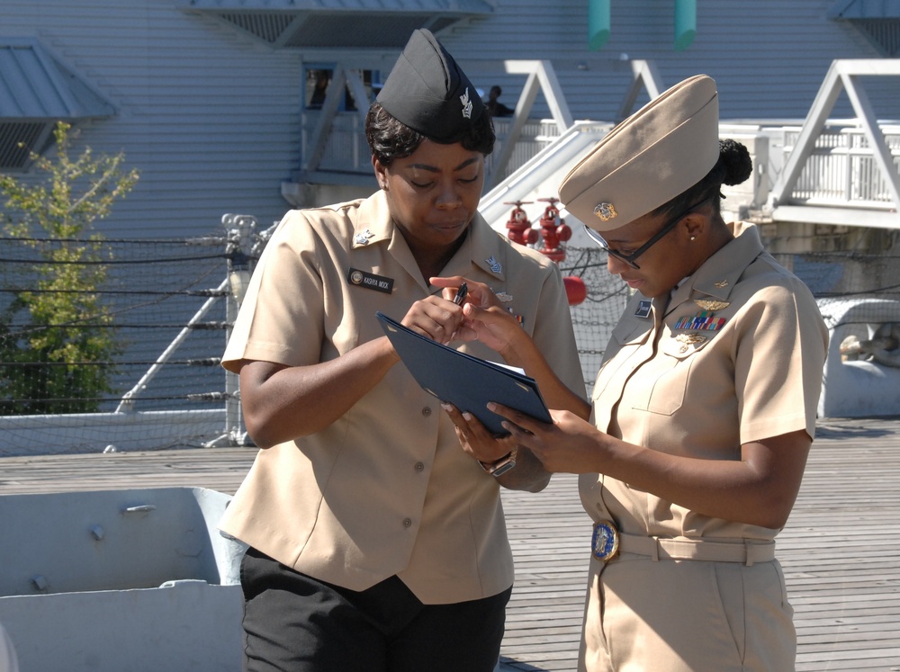 Naval Museum hosts a reenlistment ceremony