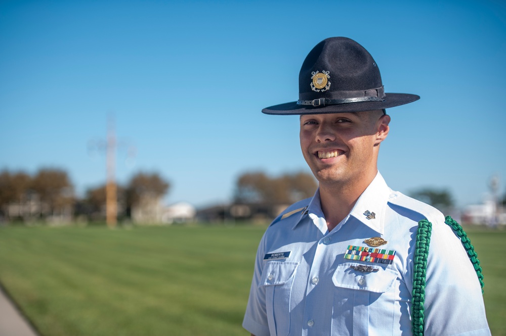 Roberts earns Company Commander of the Quarter award