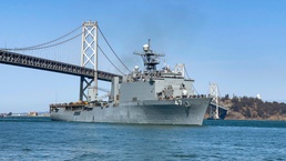 USS Rushmore and USS John S. McCain arrive to SFFW2021