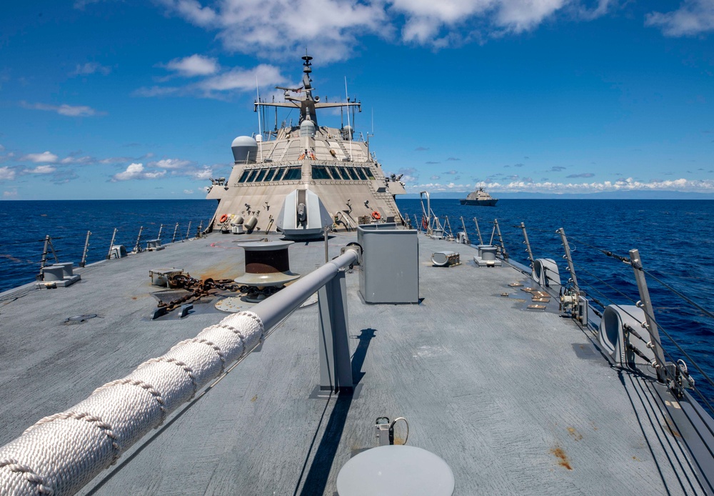USS Billings and USS Sioux City Transit the Caribbean Sea