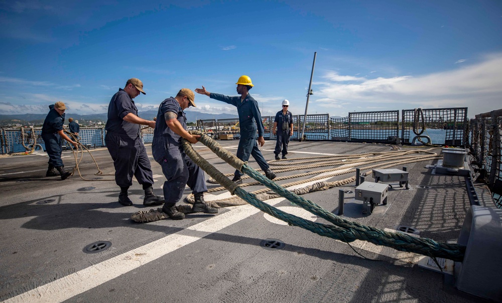 USS Billings Sailors Heave Around a Line During Sea and Anchor Detail