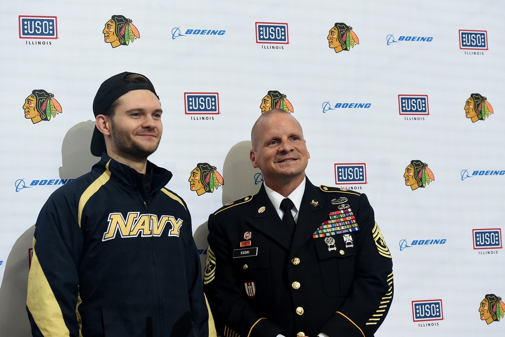 Army Reserve local leader receives honor during Chicago Blackhawks NHL home game