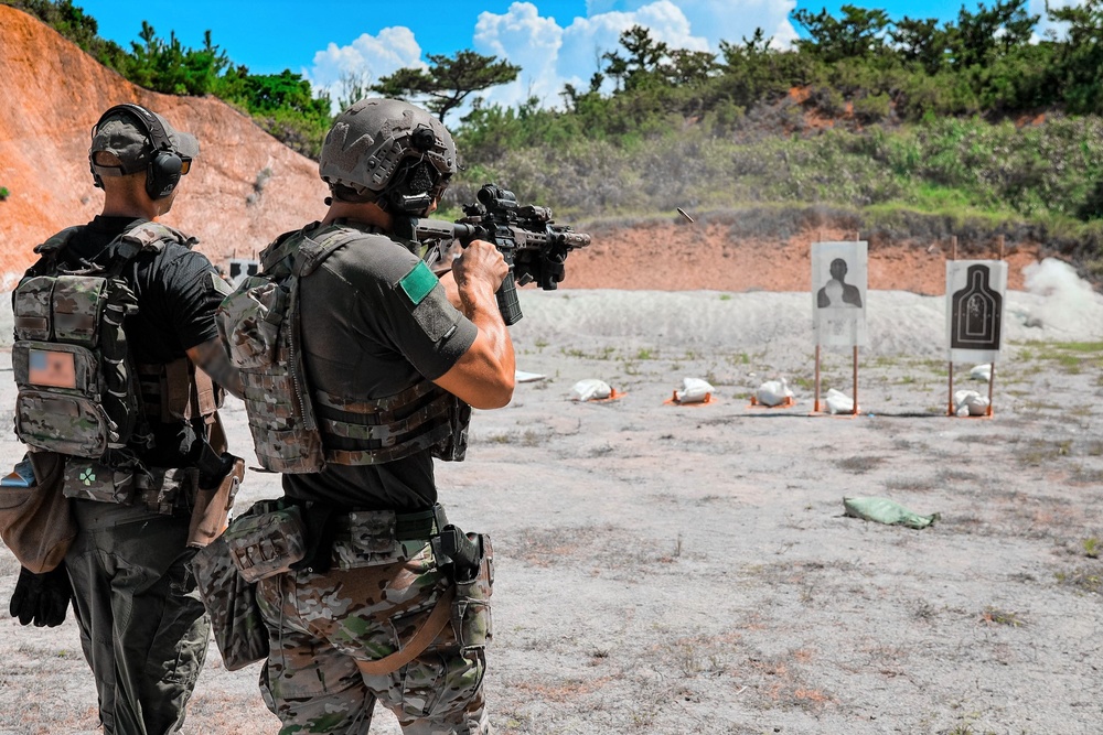 1st SFG (A) Soldiers prepare for SFARTAETC during combat marksmanship training