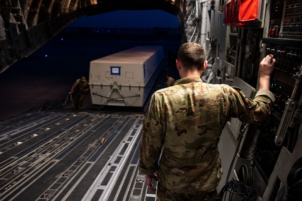 DVIDS Images 816th EAS Conducts Mission in Support of Resolute