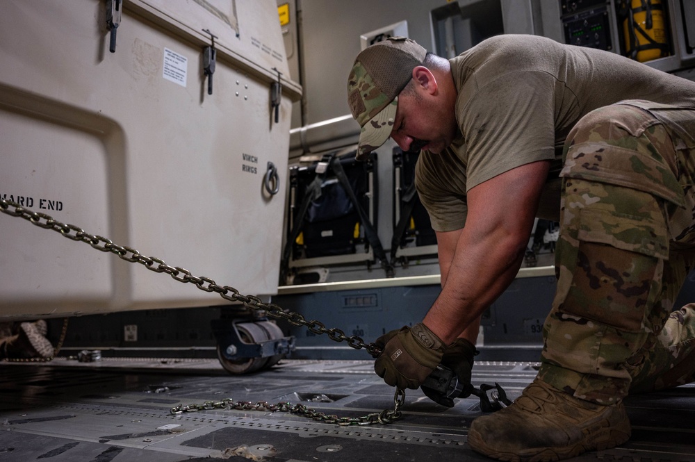 DVIDS Images 816th EAS Conducts Mission in Support of Resolute