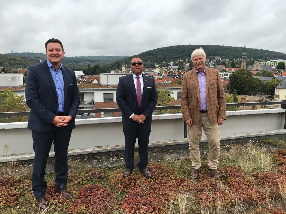 Garrison leadership discusses new ideas with city of Hofheim