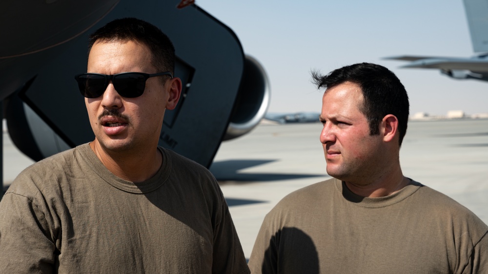 91st EARS Refuels Navy F-18s