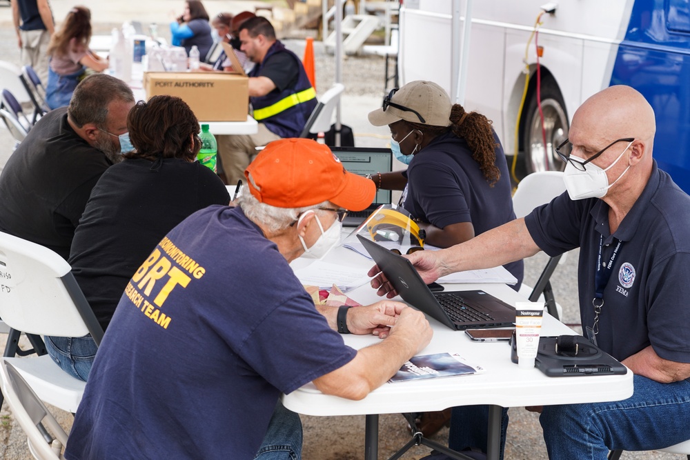 FEMA Mobile Center Assisting Local Flood Survivors
