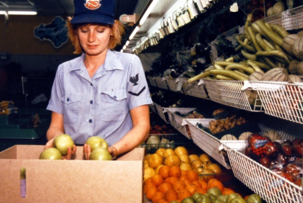 Commissaries honor Navy’s 246 years of service