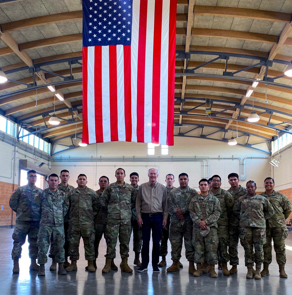 Ark. Governor &amp; Guard Leaders Visit National Guard Soldiers in Texas