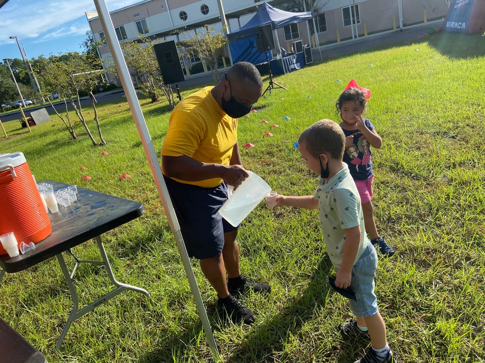 LCSRON 2 Sailors Support Local School Fun Run