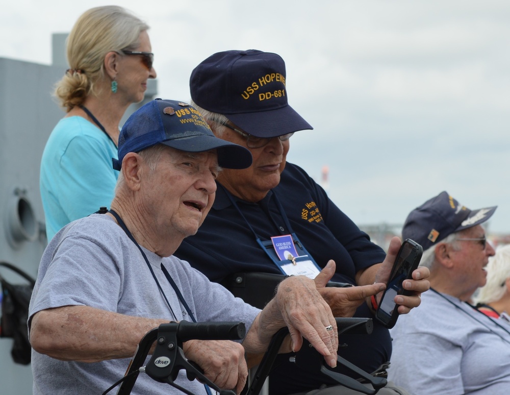 USS Hopewell (DD 681) memorial service