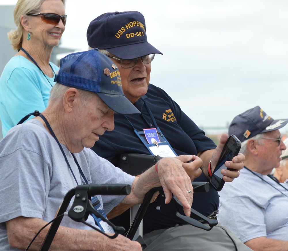 USS Hopewell (DD 681) memorial service