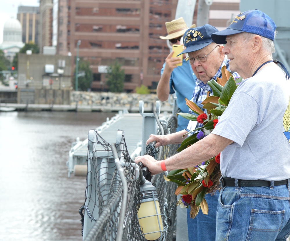 USS Hopewell (DD 681) memorial service