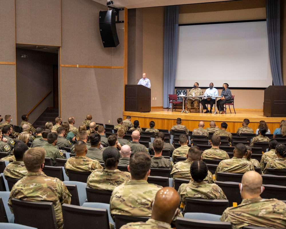 AAFES Leadership Visits Laughlin