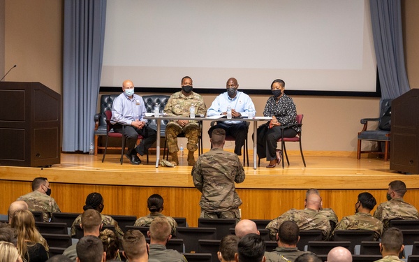 AAFES Leadership Visits Laughlin