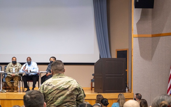 AAFES Leadership Visits Laughlin