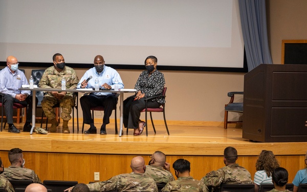 AAFES Leadership Visits Laughlin