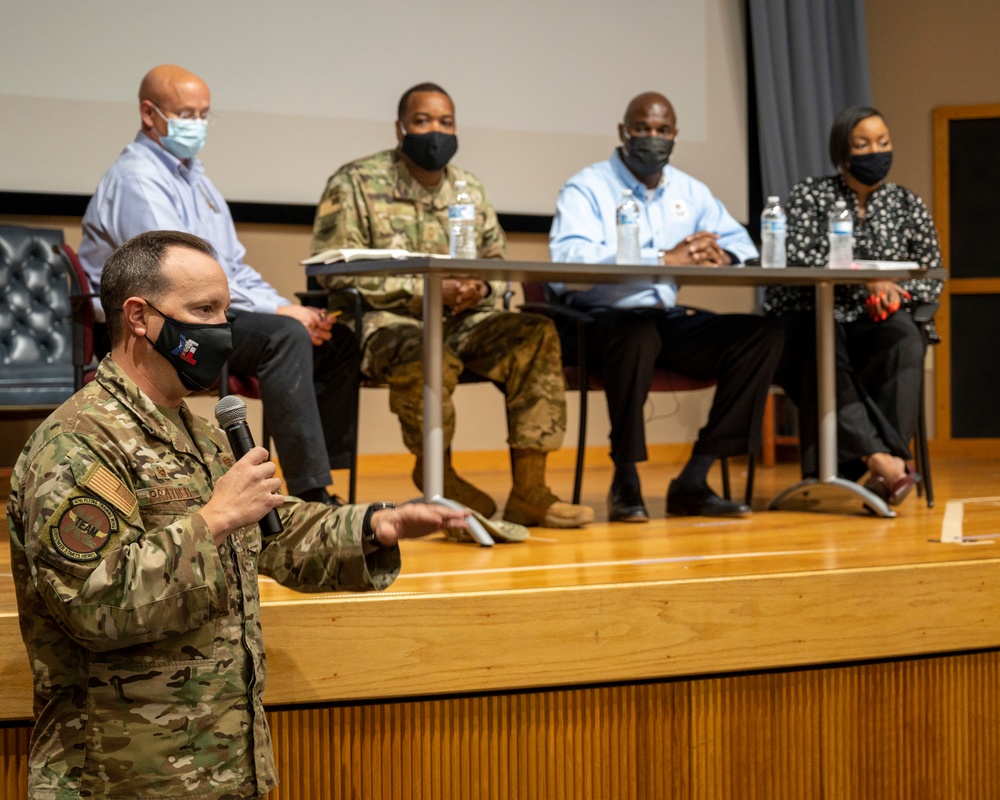 AAFES Leadership Visits Laughlin