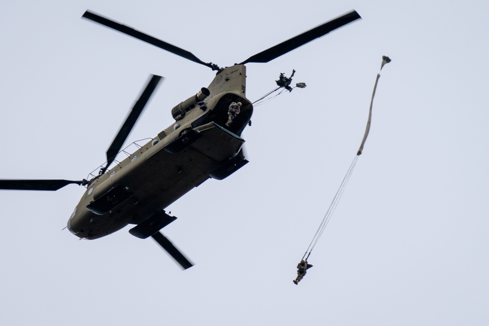 4/25 paratroopers conduct CH-47 Chinook airborne jump