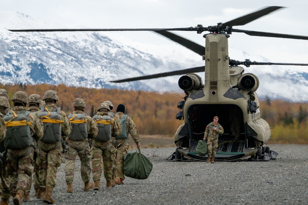 4/25 paratroopers conduct CH-47 Chinook airborne jump