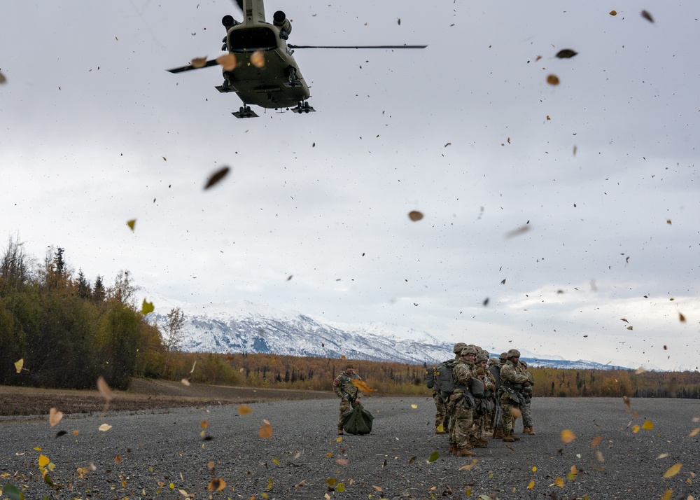 4/25 paratroopers conduct CH-47 Chinook airborne jump