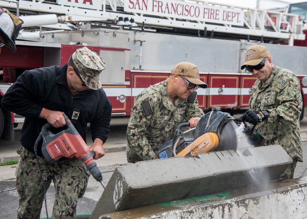 Sailors train with San Francisco Fire Department