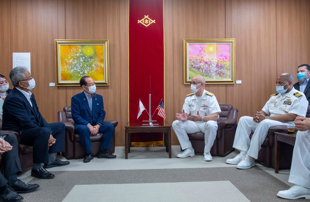 CNFJ visits Sasebo City Mayor's Office