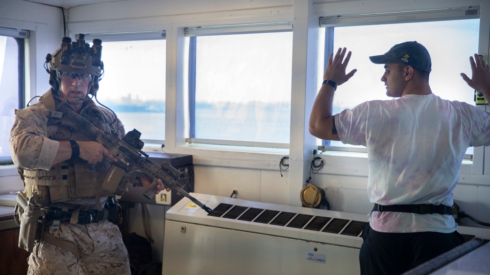 11th MEU ADRD trains on USNS Catawba