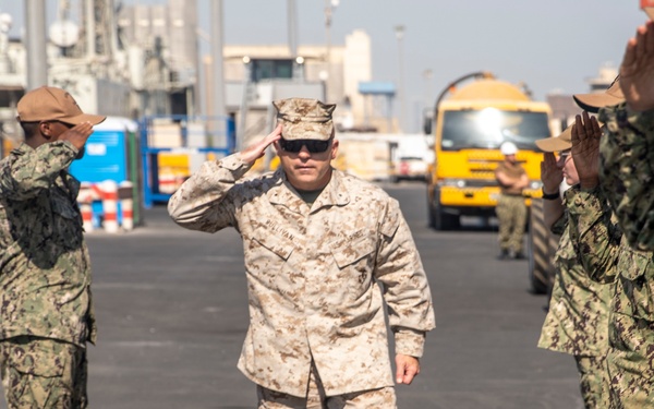 Task Force 51/5 Commanding General visits 11th MEU, USS Pearl Harbor