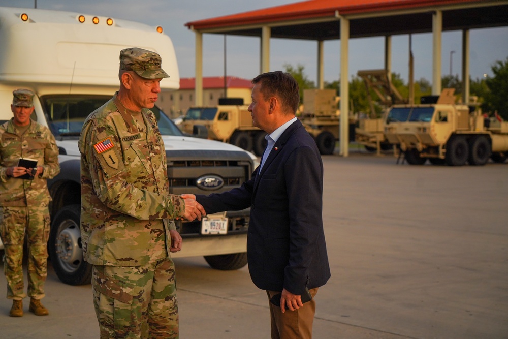 Polish Minister of National Defense, Mariusz Błaszczak, Visits Fort Sill