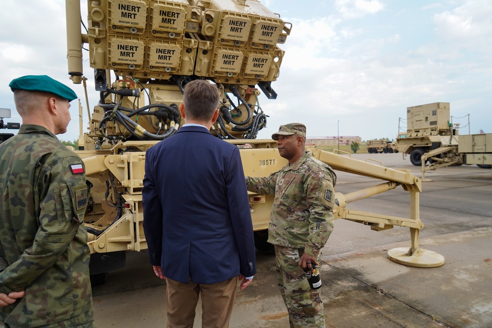 Polish Minister of National Defense, Mariusz Błaszczak, Visits Fort Sill