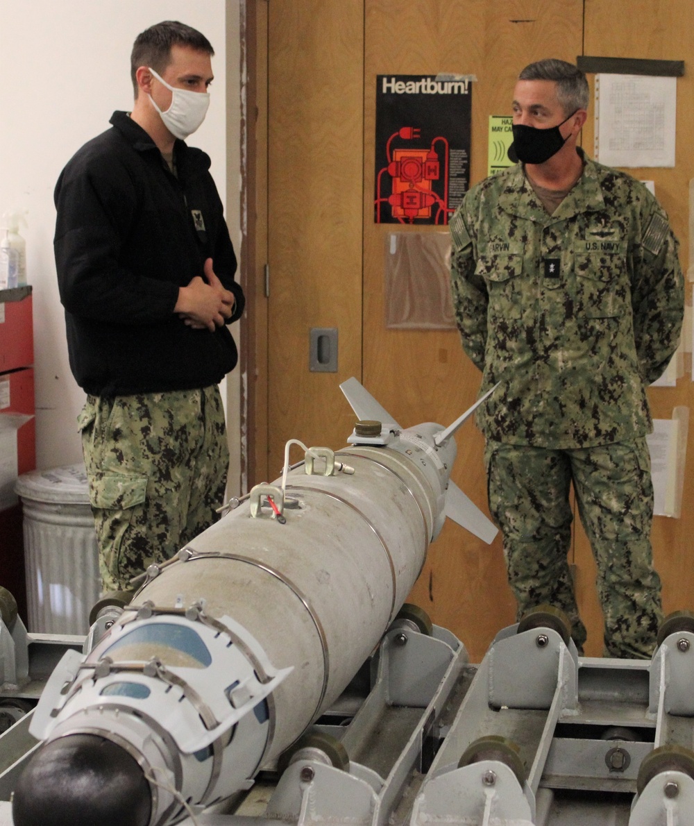 NETC Commander visits CNATT Unit Whidbey Island