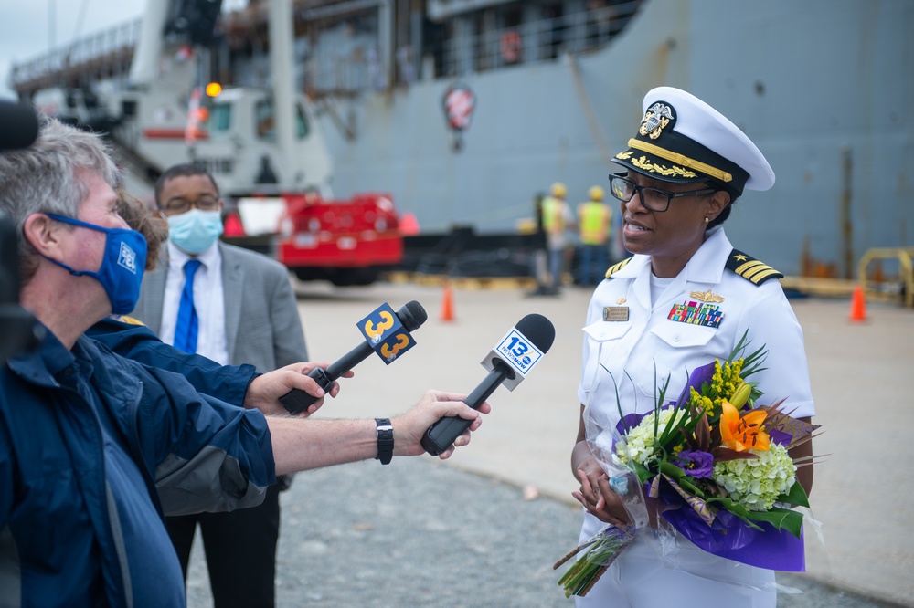 DVIDS Images USS Carter Hall Returns Home from Deployment [Image 18