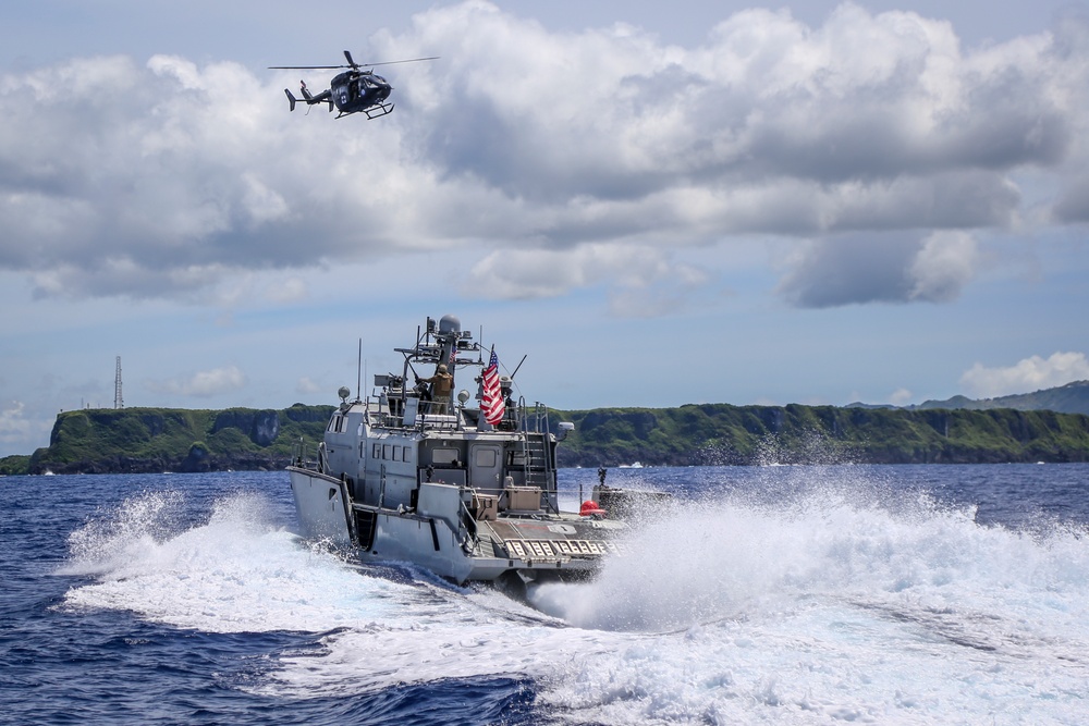 Interoperability: The Guam National Guard and the U.S. Navy Conduct Joint Training at Sea