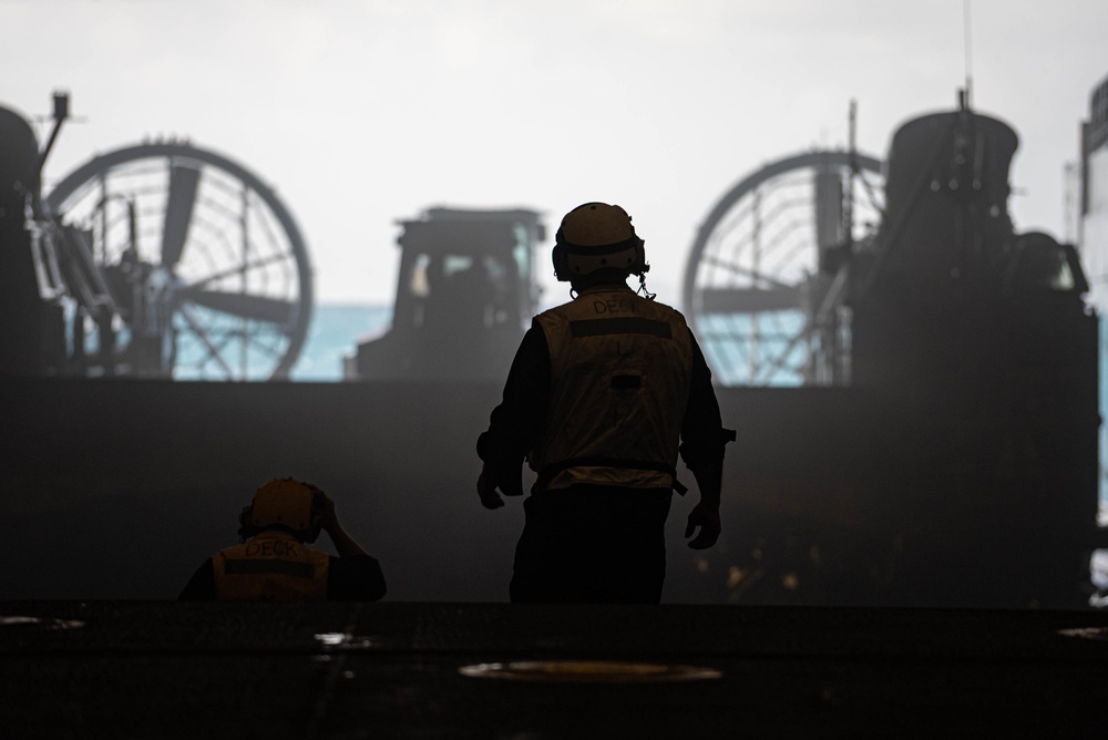 Marines and Sailors conduct LCAC ship to shore logistics exercise