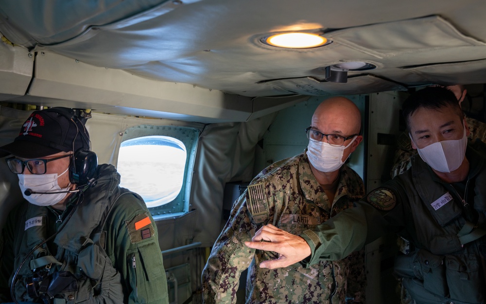 Japan Maritime Self-Defense Force Air Rescue Squadron 71 conducts search, rescue exercise