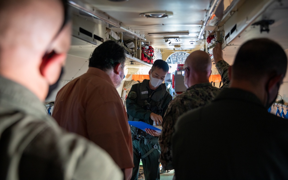 Japan Maritime Self-Defense Force Air Rescue Squadron 71 conducts search, rescue exercise