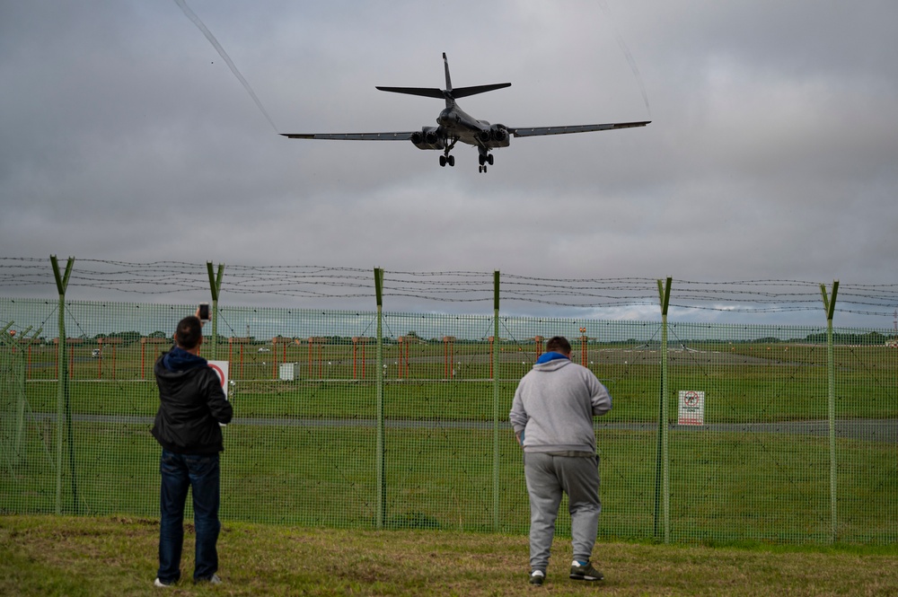 9th EBS arrive at RAF Fairford for BTF Europe