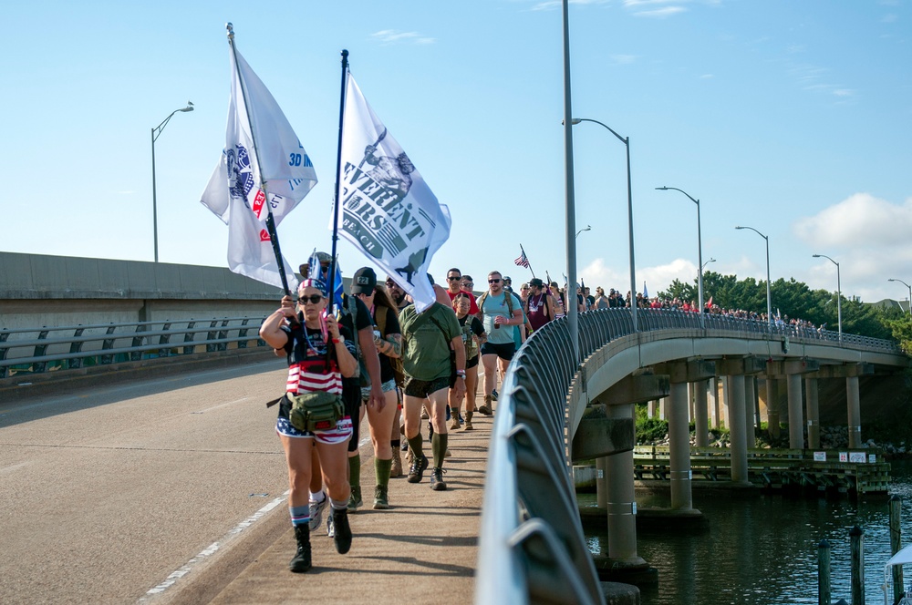 NMCPHC Sailor Leads Warrior Hike in Virginia Beach