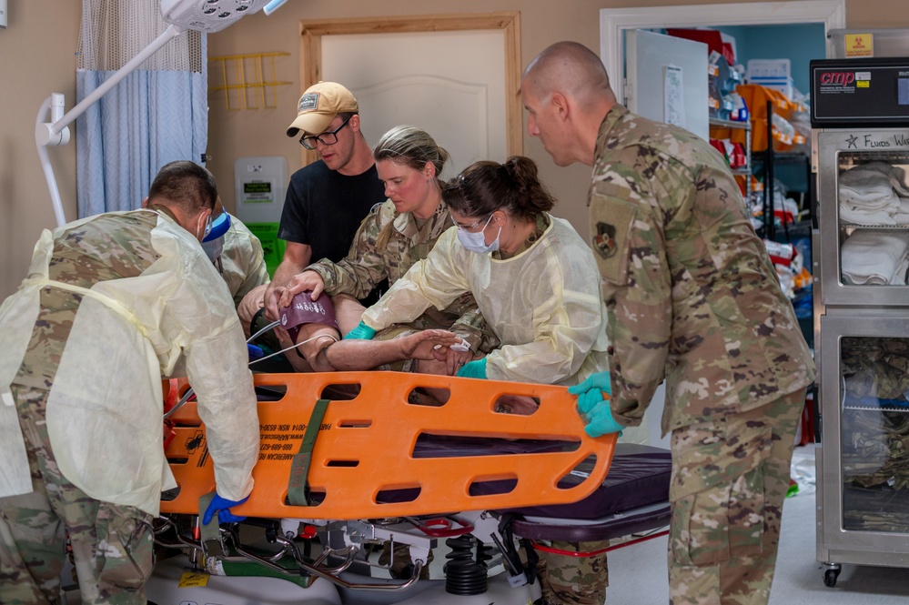 Chief meets with 332nd EMDG Airmen