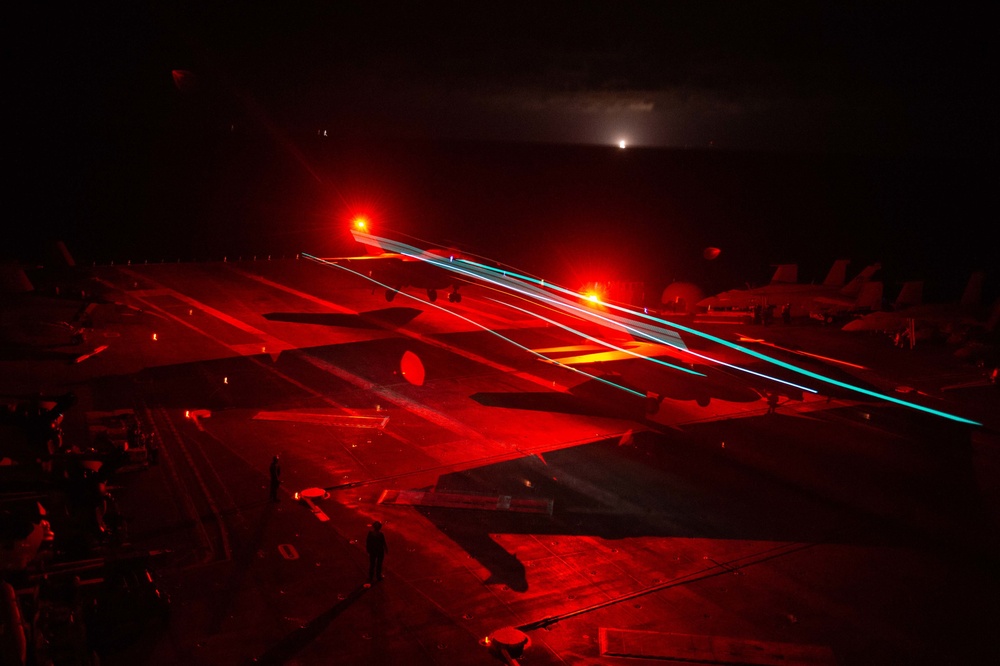 USS Carl Vinson (CVN 70) Conducts Flight Operations in South China Sea