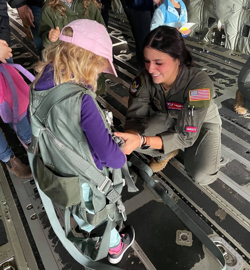 All-female crew supports “The Sky’s No Limit: Girls Fly Too” outreach event in Canada