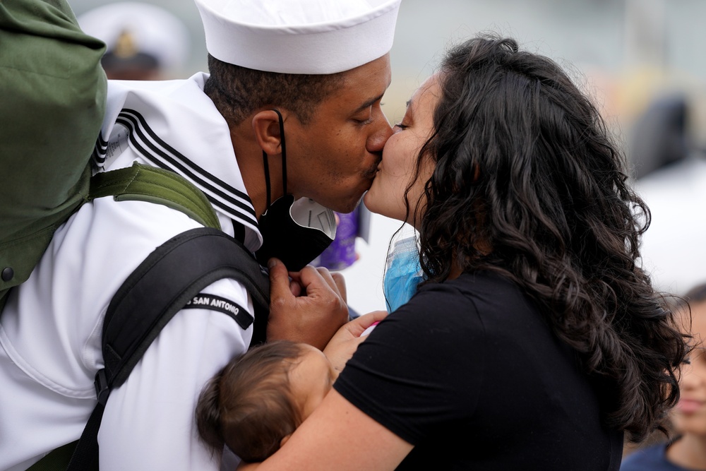 USS San Antonio Homecoming