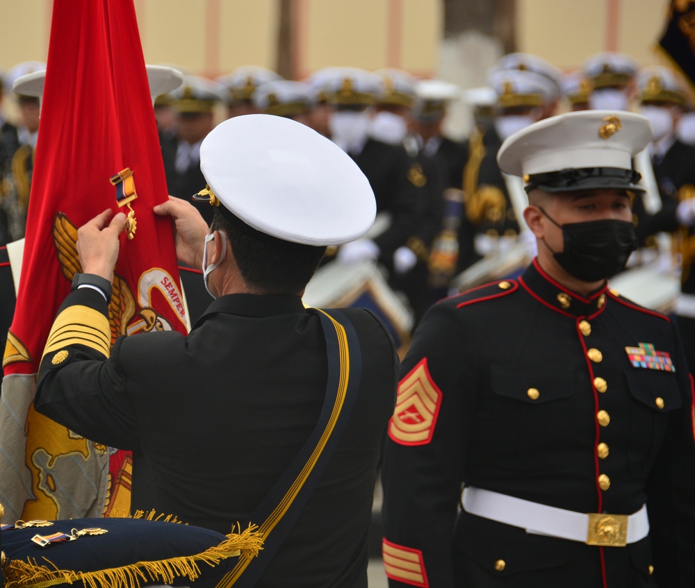 Peruvian Chief of Naval Operations Awards United States Marine Corps
