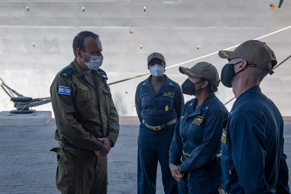 USS O'Kane (DDG 77) Receives Visit from Israeli Navy Rear Admiral