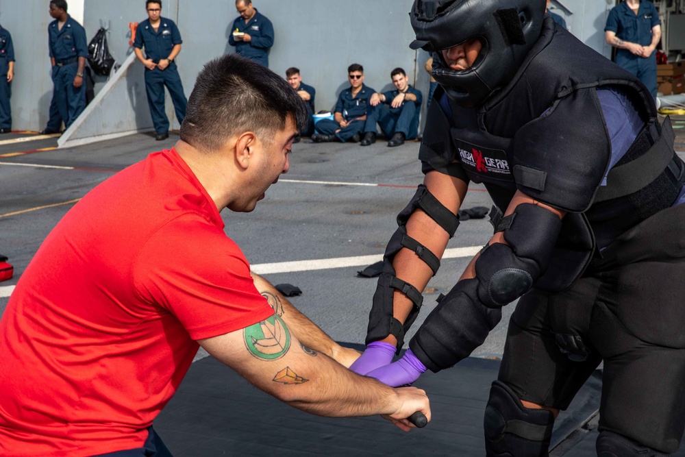 USS Arlington Sailors Conduct Security Response Force Training