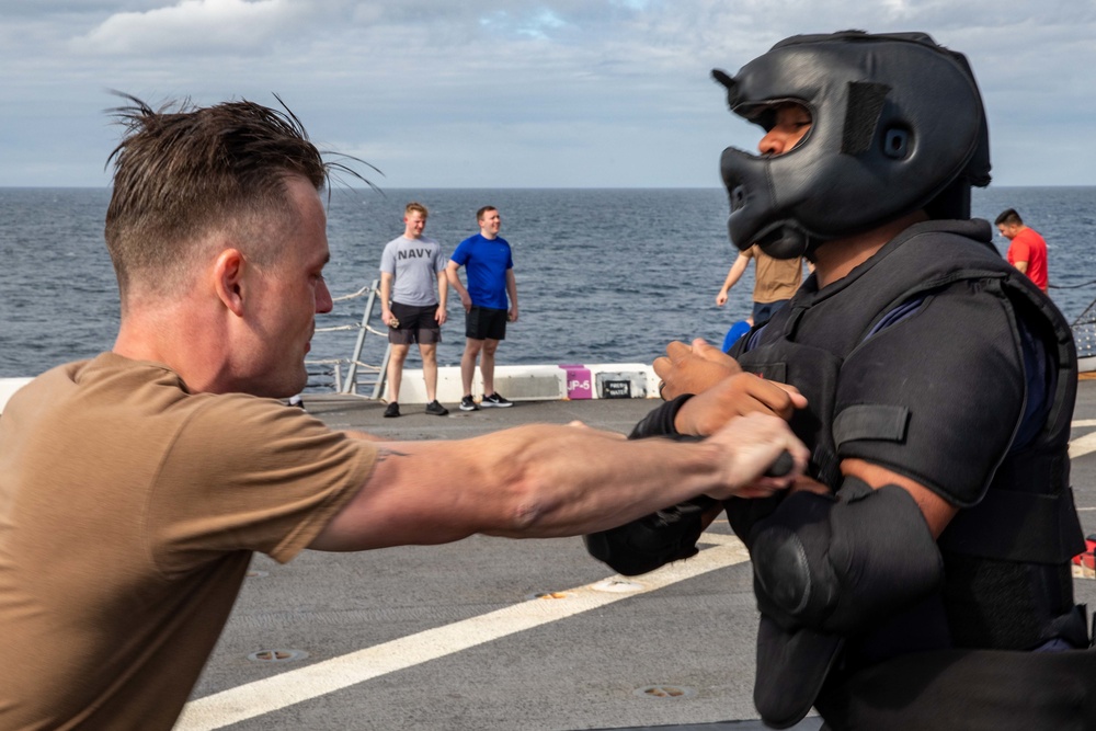 USS Arlington Sailors Conduct Security Response Force Training