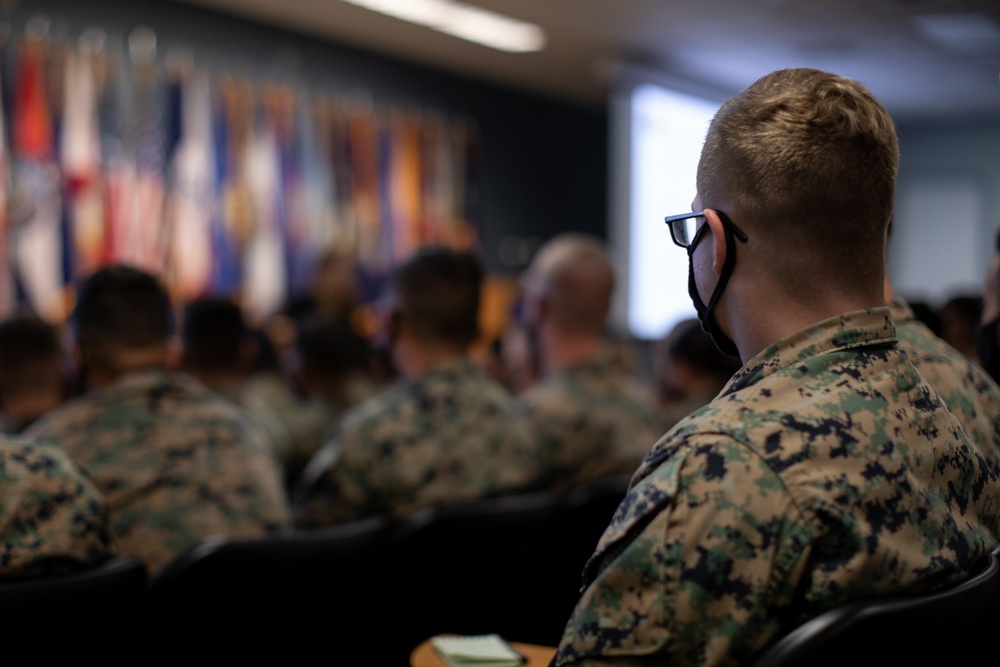 26th Marine Expeditionary Unit receives a gender and diversity class